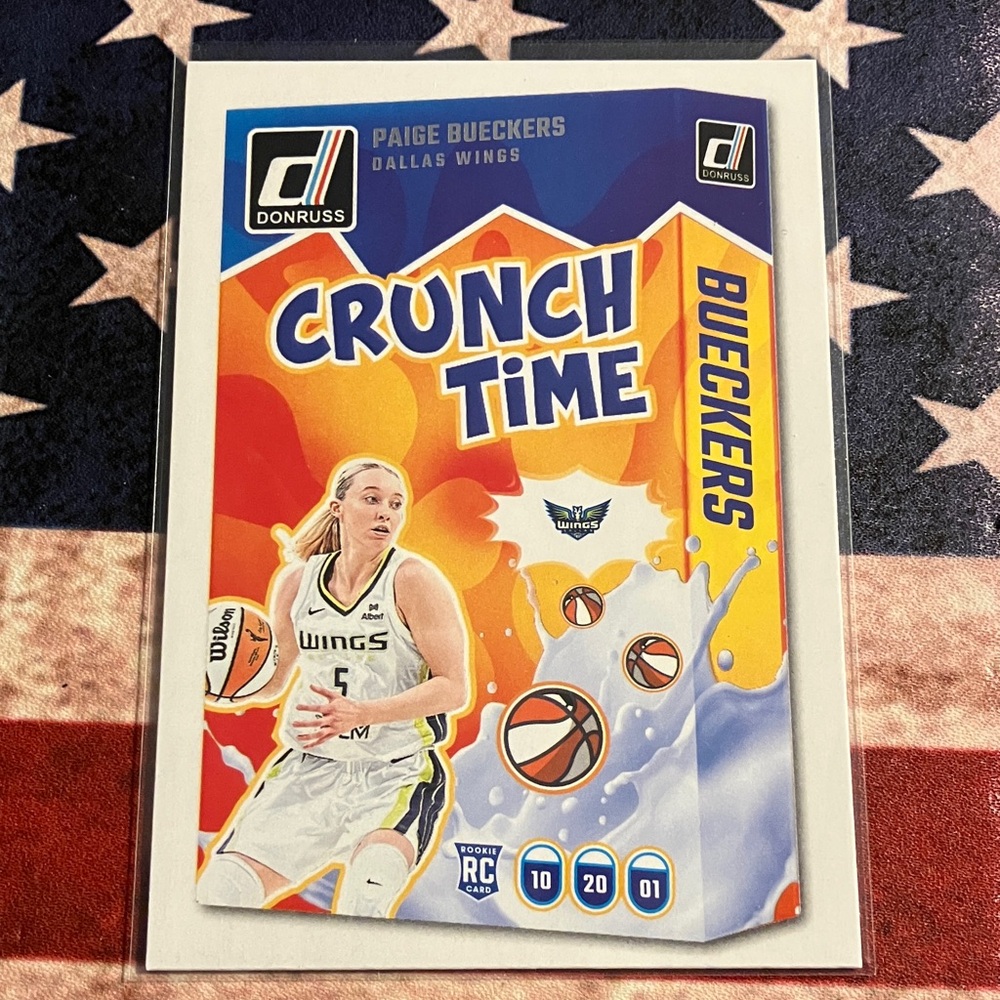 Paige Bueckers Crunchtime WNBA basketball card Rookie